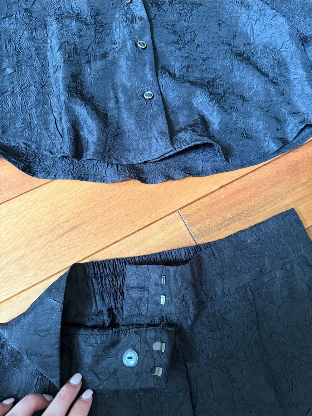 Matching Set Cropped Textured Wide-Leg Pants in Black - Picture 4 of 4